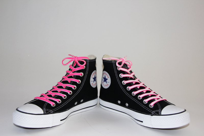 black converse with pink laces